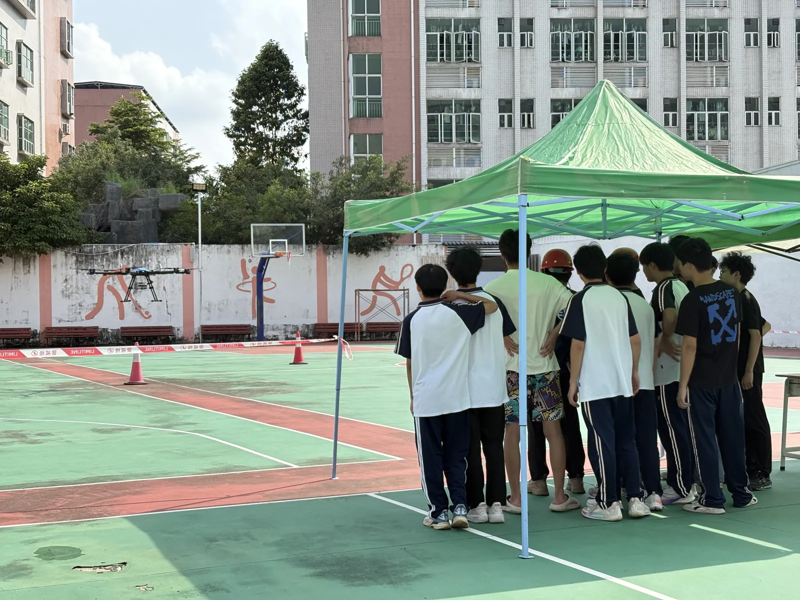 校园活动现场氛围