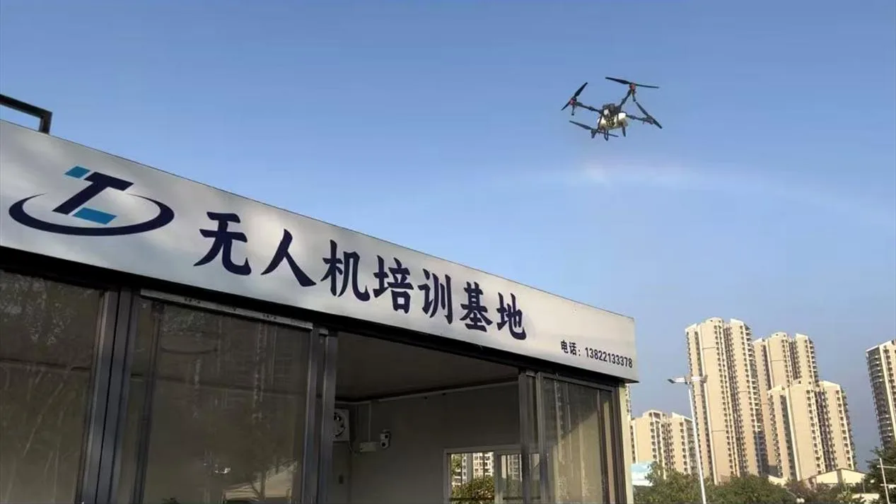 无人机高空清洗应用