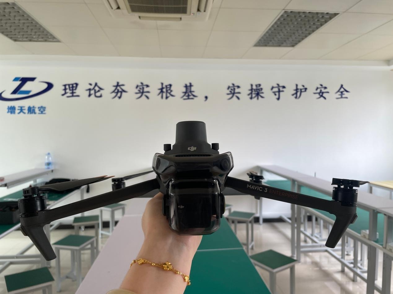 增天航空航拍无人机设备实拍